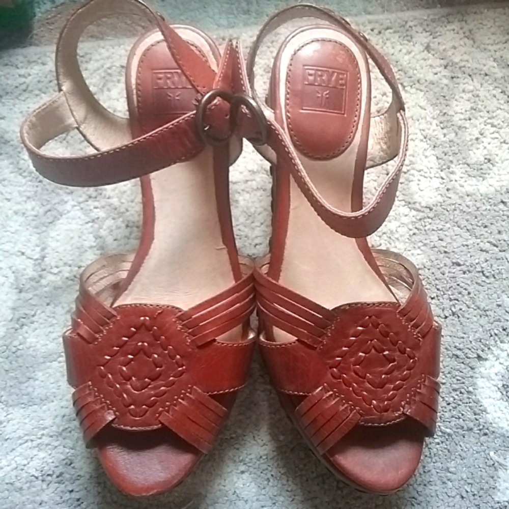 Frye wedge sandals EUC 7 Brown Leather